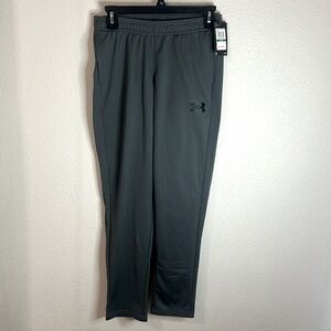 5- Boys UA pants NWT